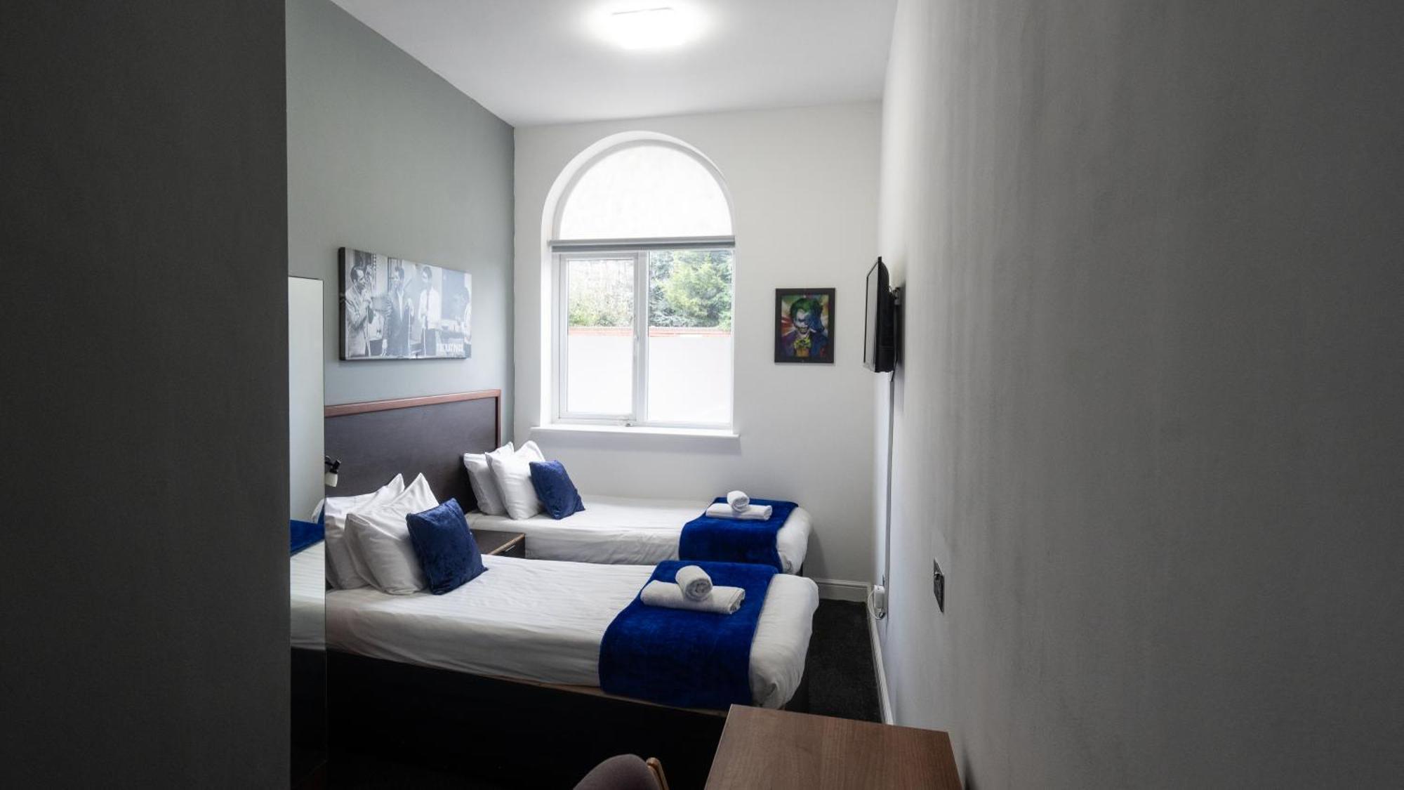Imperial Salford Hotel 3*